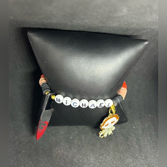 Michael Myers (Horror Film) Heishi Charm Bracelet - Picture 2 of 5